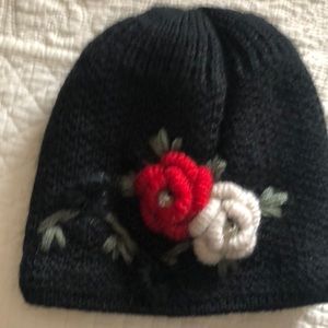 Black Hat w Embroidered Flowers